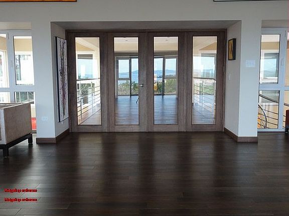 Foyer and entrance to a livi