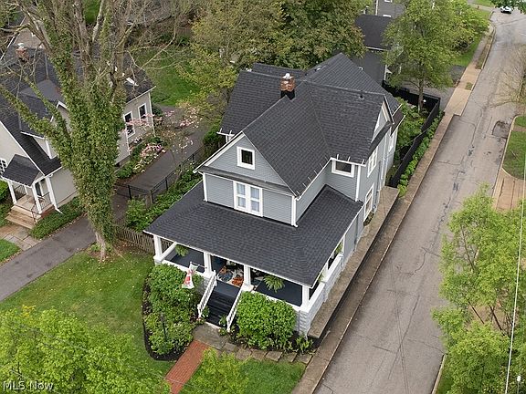 4th image of 132 S Franklin St