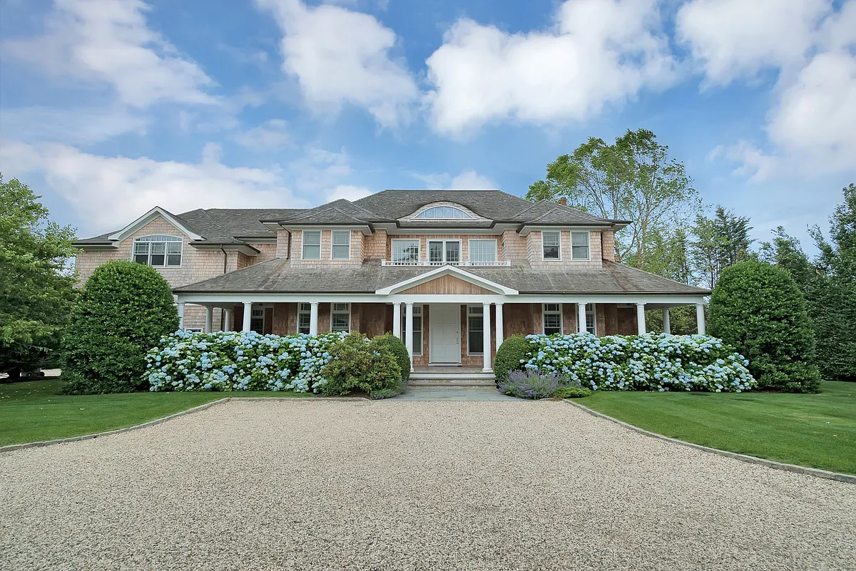 Building Photo - 25 Swans Neck Ln