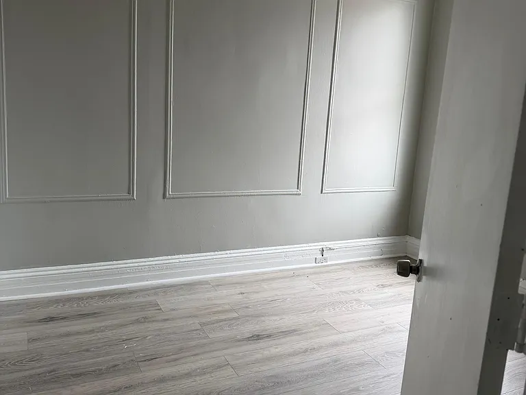77 Neptune Ave #2E — Photo 4