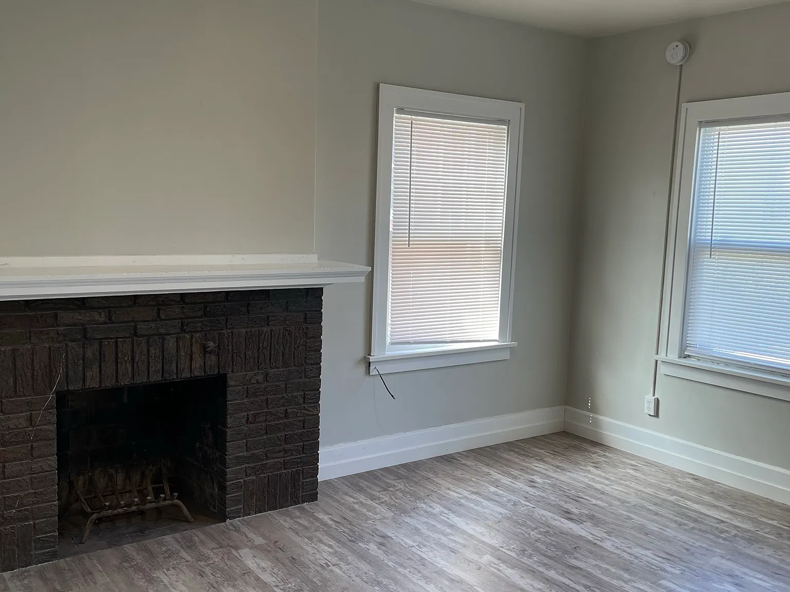 7 bed, 1000 sqft, $4,254 — Photo 3