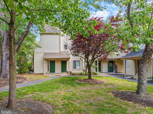 384 Woodlake Dr, Marlton, NJ 08053