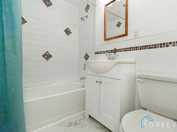 4th image of 526A E 159th St #C