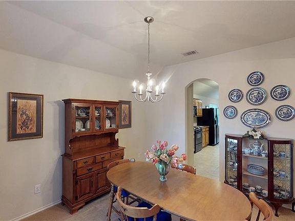 3rd image of 2207 Woodberry Dr