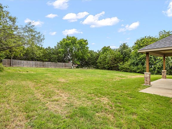 4th image of 2309 Christine Dr