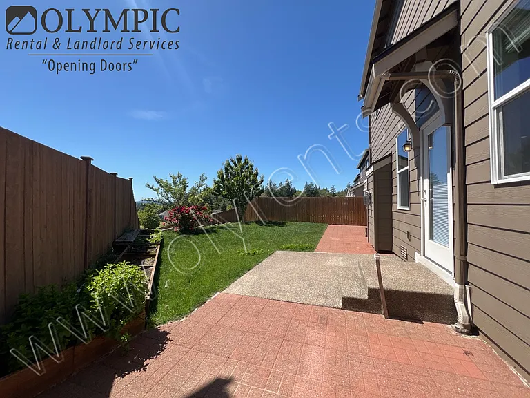 2829 Cassius St NE — Photo 23