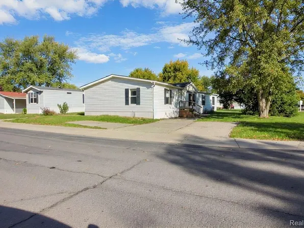 85 Oak Rdg E, Monroe, MI 48161