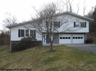 702 S Hills Dr, Morgantown, WV 26501