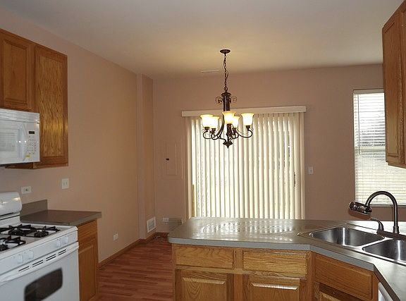 5th image of 3993 Blackstone Dr #3993