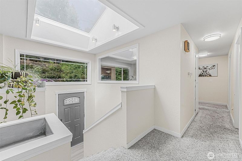5th image of 317 68th Avenue E