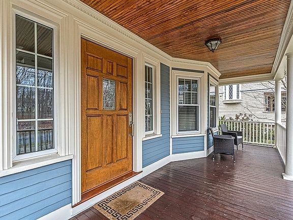 3rd image of 34 Glen Rd