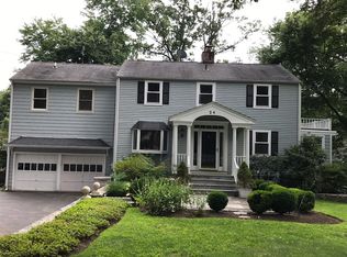24 Richmond Dr, Darien, CT 06820