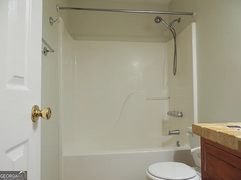 10 Brandon Dr — Photo 6