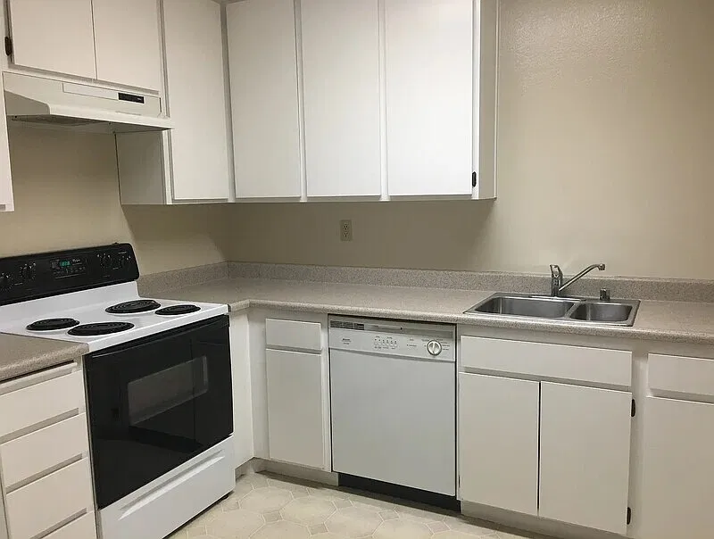 1055 N Capitol Ave #9