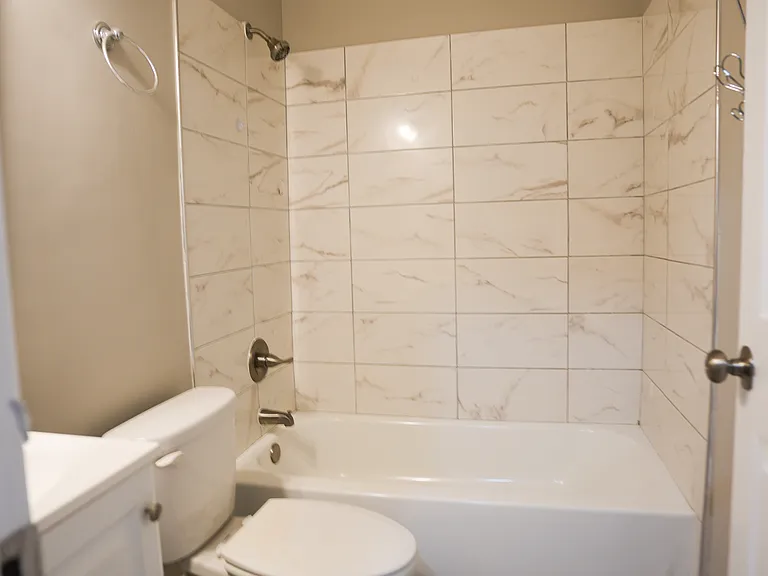 527 Chateau Ave — Photo 7