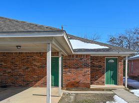 604 N Sewell Dr