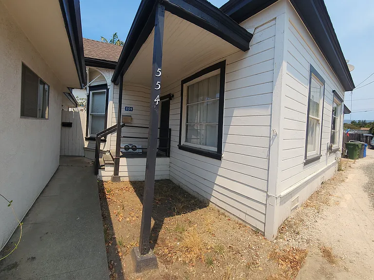 554 W Foothill Blvd — Photo 18