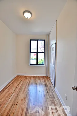 Rented by EXR | media 17