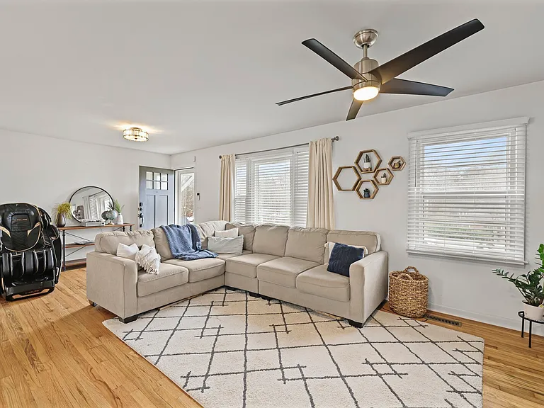 3826 E Ridge Dr — Photo 9