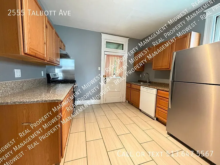 2555 Talbott Ave — Photo 6