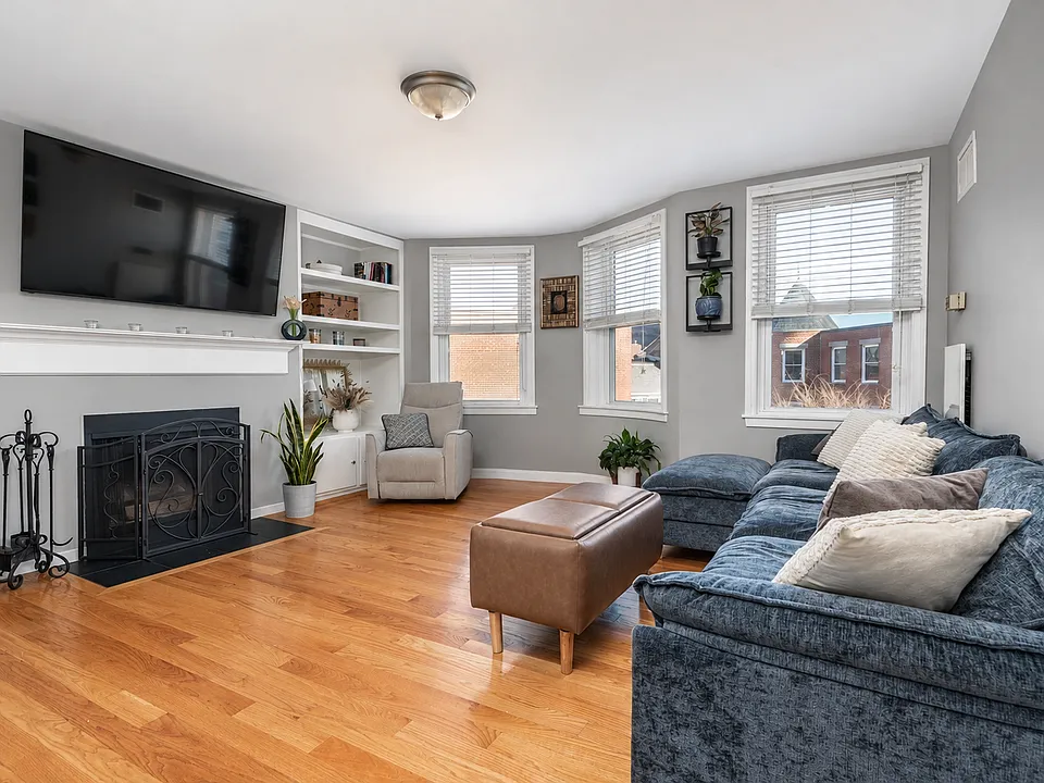 47 Harvard St #A304