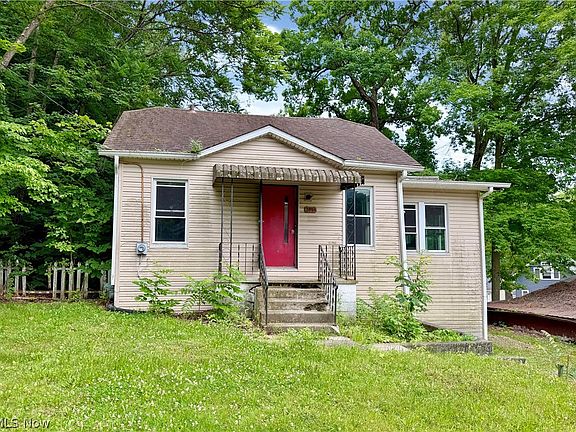 2nd image of 2618 Adams St