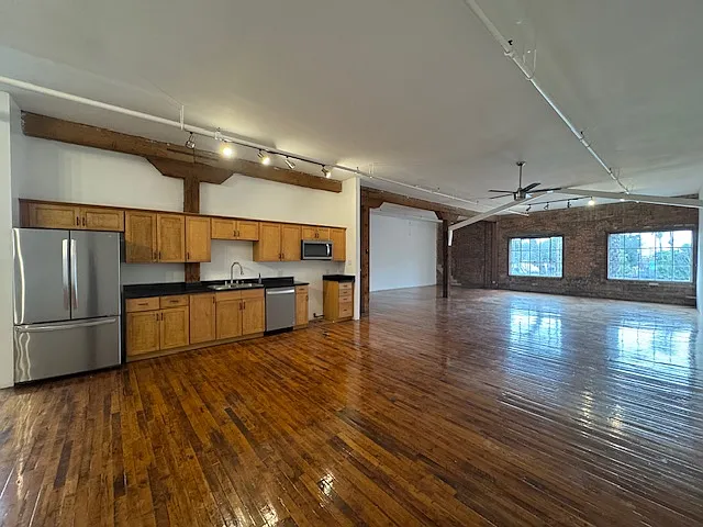 1250 Long Beach — Photo 31