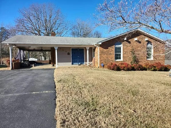 729 Hamilton Rd, Bassett, VA 24055