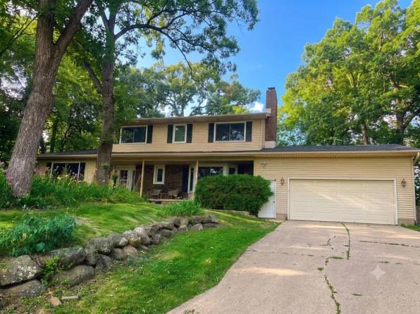 1619 Elderwood Cir, Middleton, WI 53562