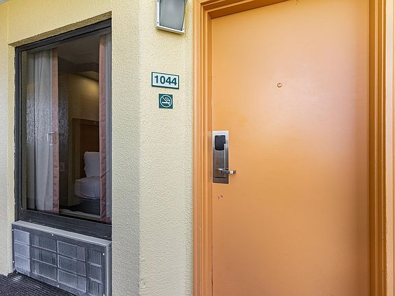 2nd image of 6900 N Ocean Blvd. #1044