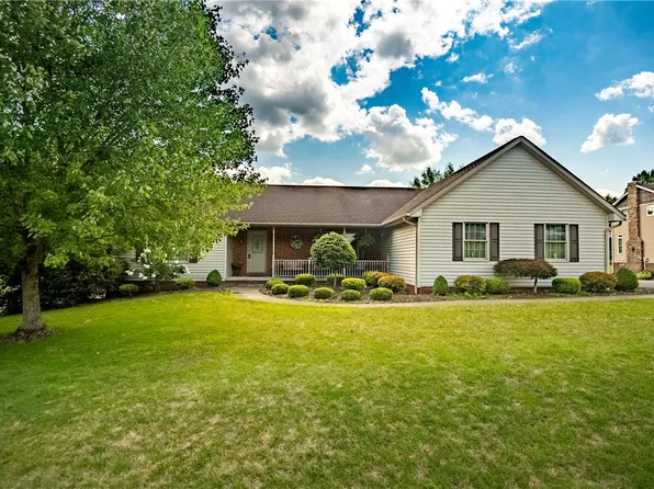 1143 Brookshire Dr, New Castle, PA 16101