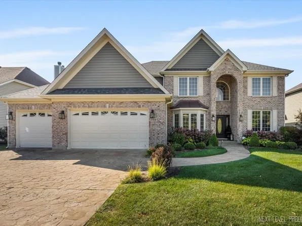 2159 Sutton Dr, South Elgin, IL 60177