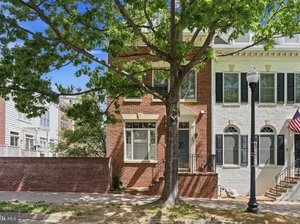 1329 N Barton St, Arlington, VA 22201