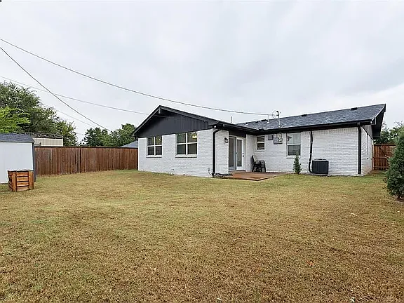 10609 N McKinley Ave — Photo 40
