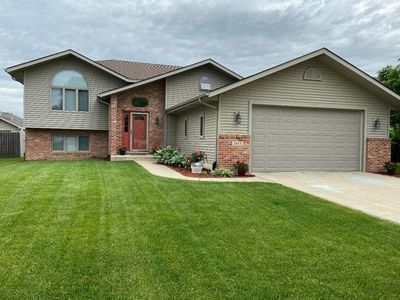 1344 Center Creek Dr, Crown Point, IN, 46307