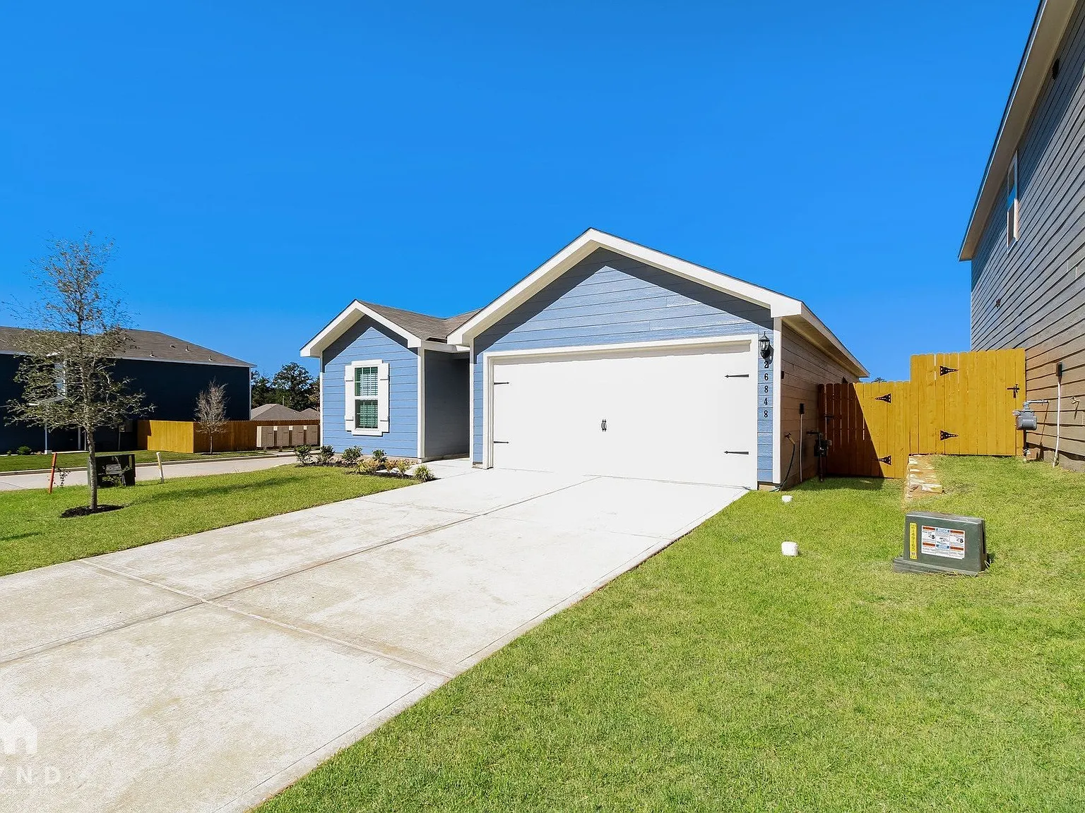 3 bed, 2.0 bath, 1366 sqft, $1,749 — Photo 3