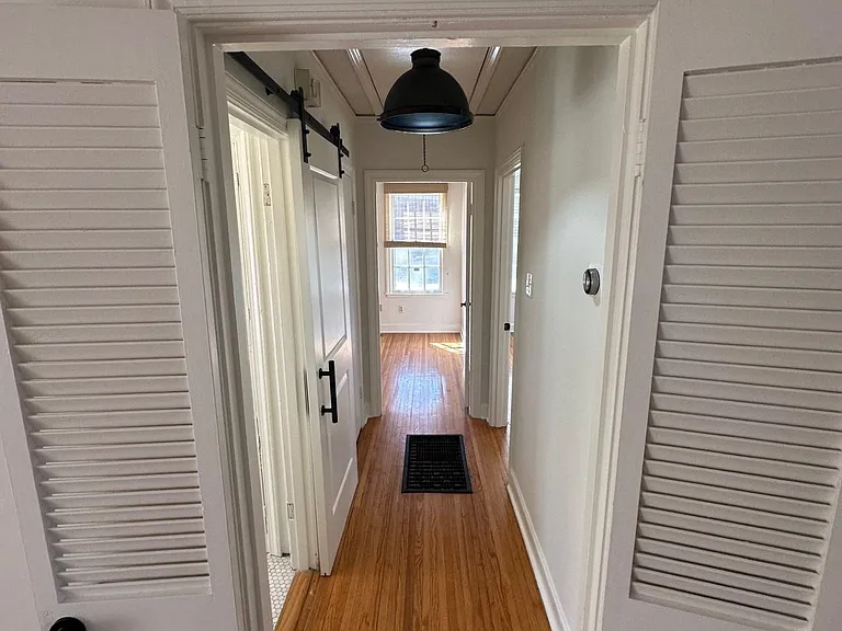 3834 Kenwood Ave — Photo 6