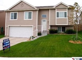 7424 Hanover St, Omaha, NE 68122