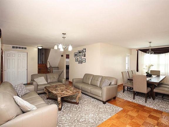4th image of 3905 Southern Aire Dr