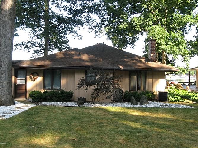 1st image of 16244 E Lake Dr