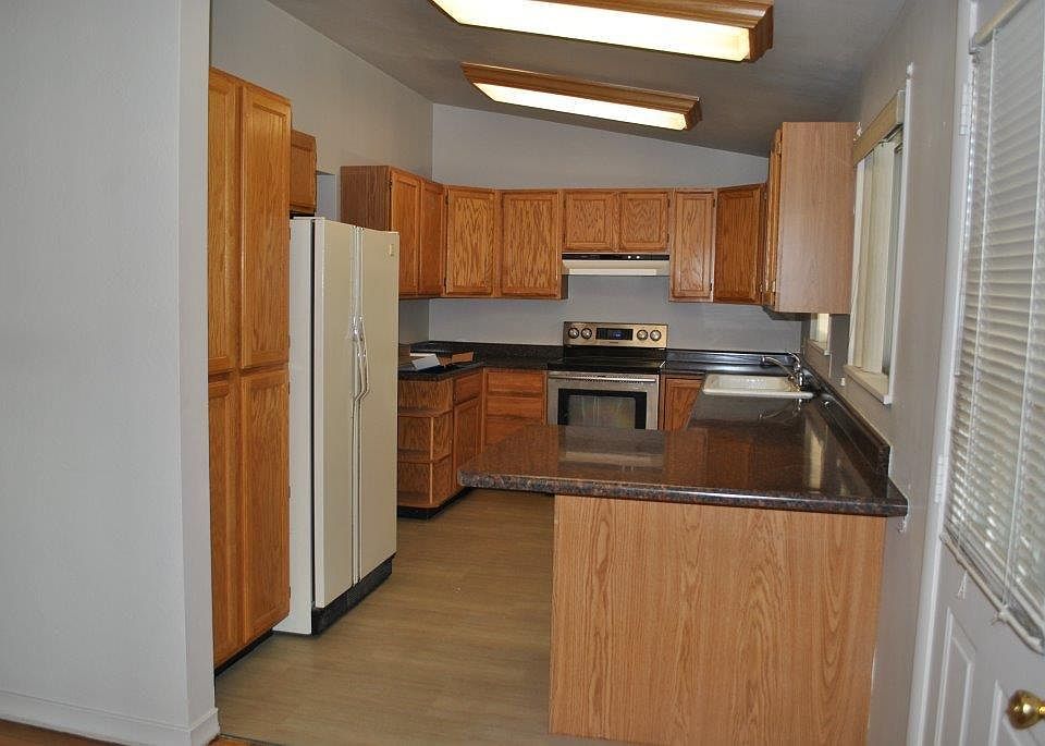 2nd image of 1920 N 10th St