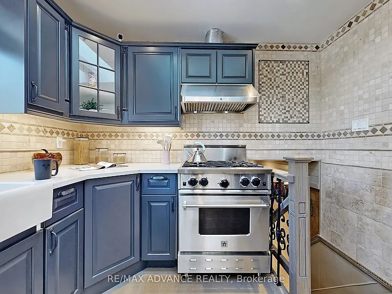 23 W Park Hts — Photo 12