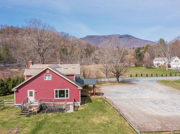 142 Mt Aeolus Road, Manchester, VT 05255