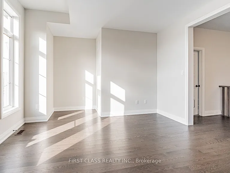 15 Kenneth Campbell Ct — Photo 24