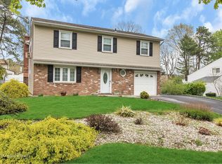 5 Bobann Dr, Nesconset, NY 11767