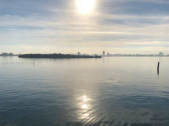 4th image of 11111 Biscayne Blvd #2B