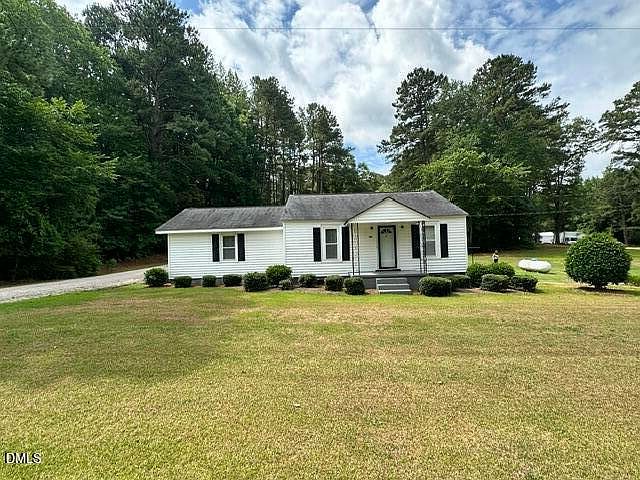 1st image of 560 Clyde Pearce Rd