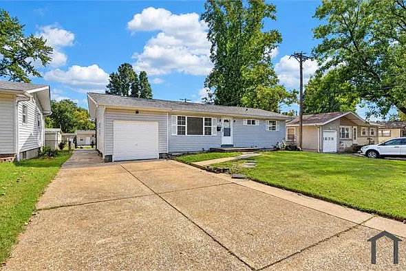 3 bed, 988 sqft, $1,795 — Photo 3
