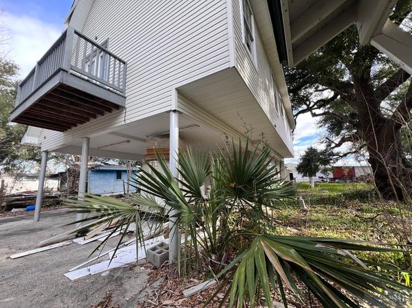 165 Camley Ln, Golden Meadow, LA 70357