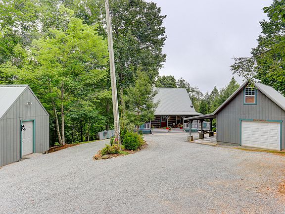 4th image of 136 Stoney Creek Ln